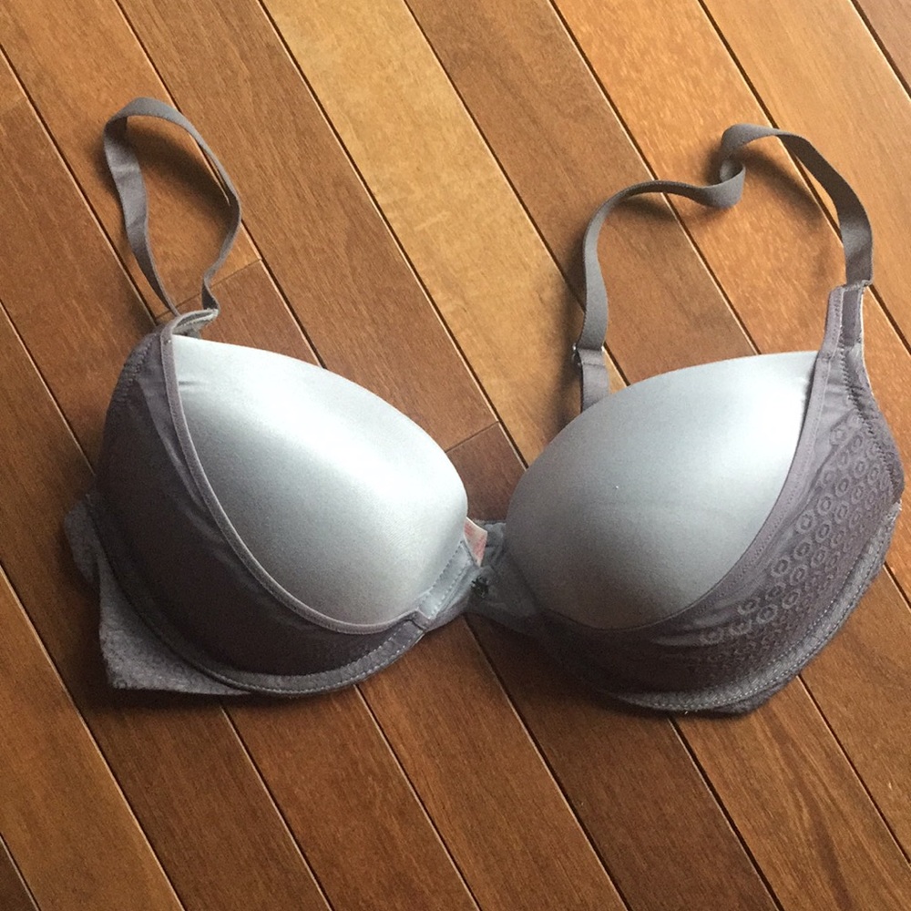 Victoria’s Secret bra 36D